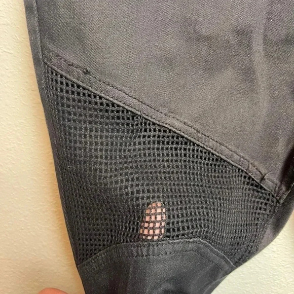 Fashion Nova Women's Black Skinny Distressed Jeggings. High Rise.  Stretchy - Picture 4 of 10